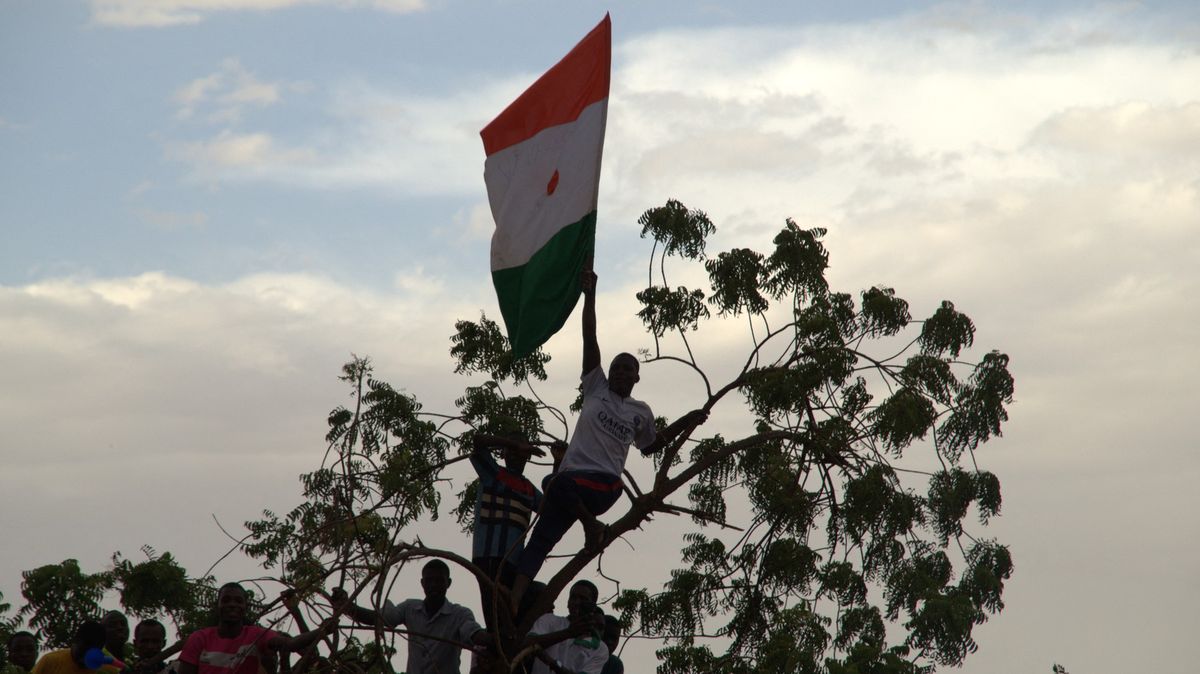 Při útoku u hranic s Mali zahynulo 29 nigerských vojáků, země drží smutek